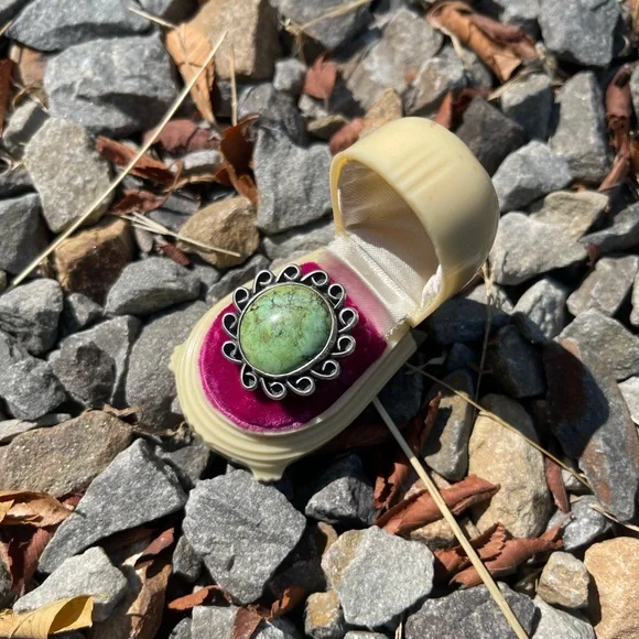 Incredible lime green turquoise ring - Picture 3 of 9